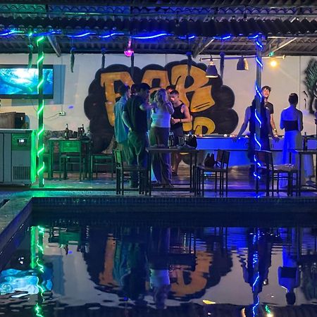 Vang Vieng Backpackers Hostel Экстерьер фото
