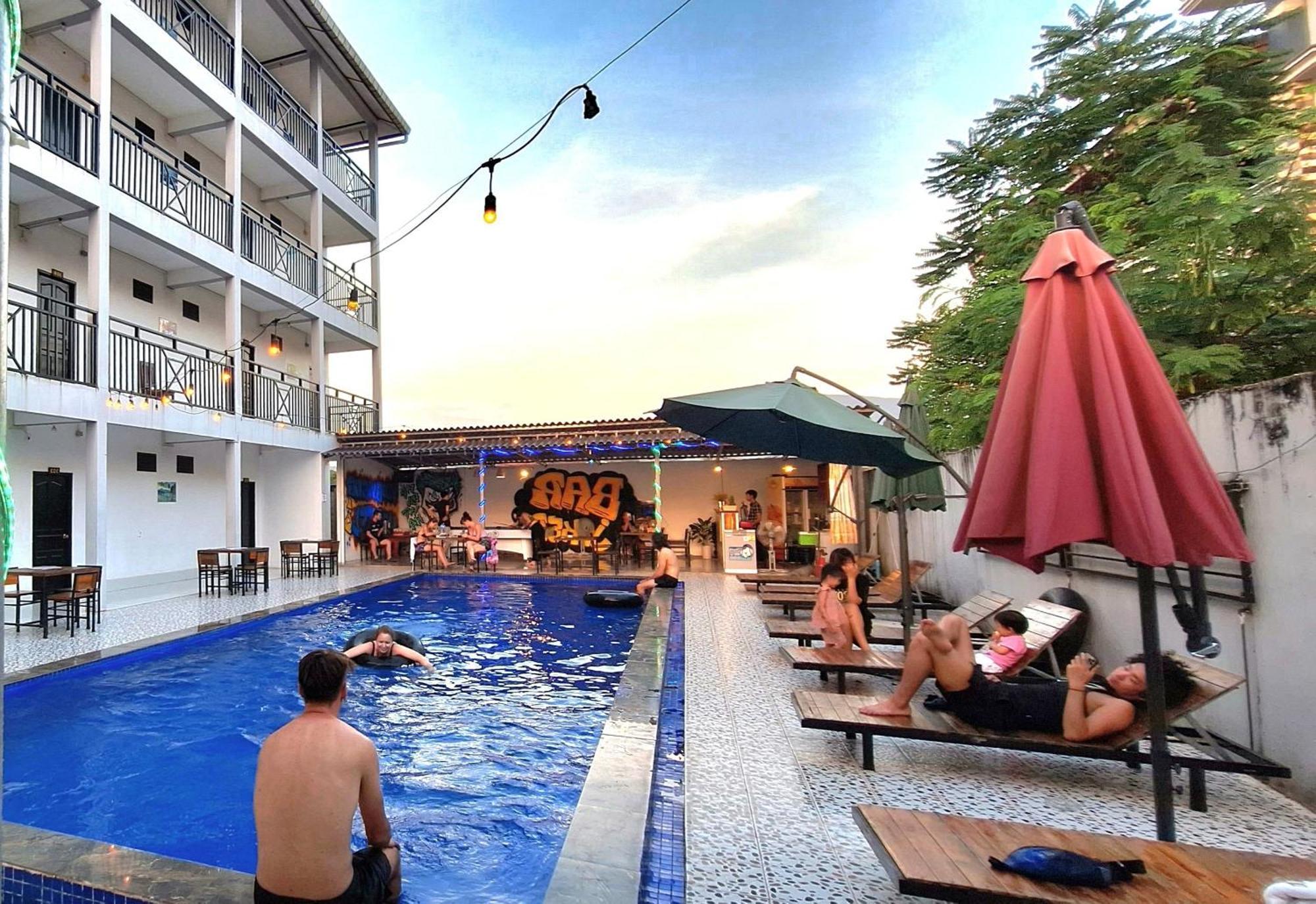 Vang Vieng Backpackers Hostel Экстерьер фото