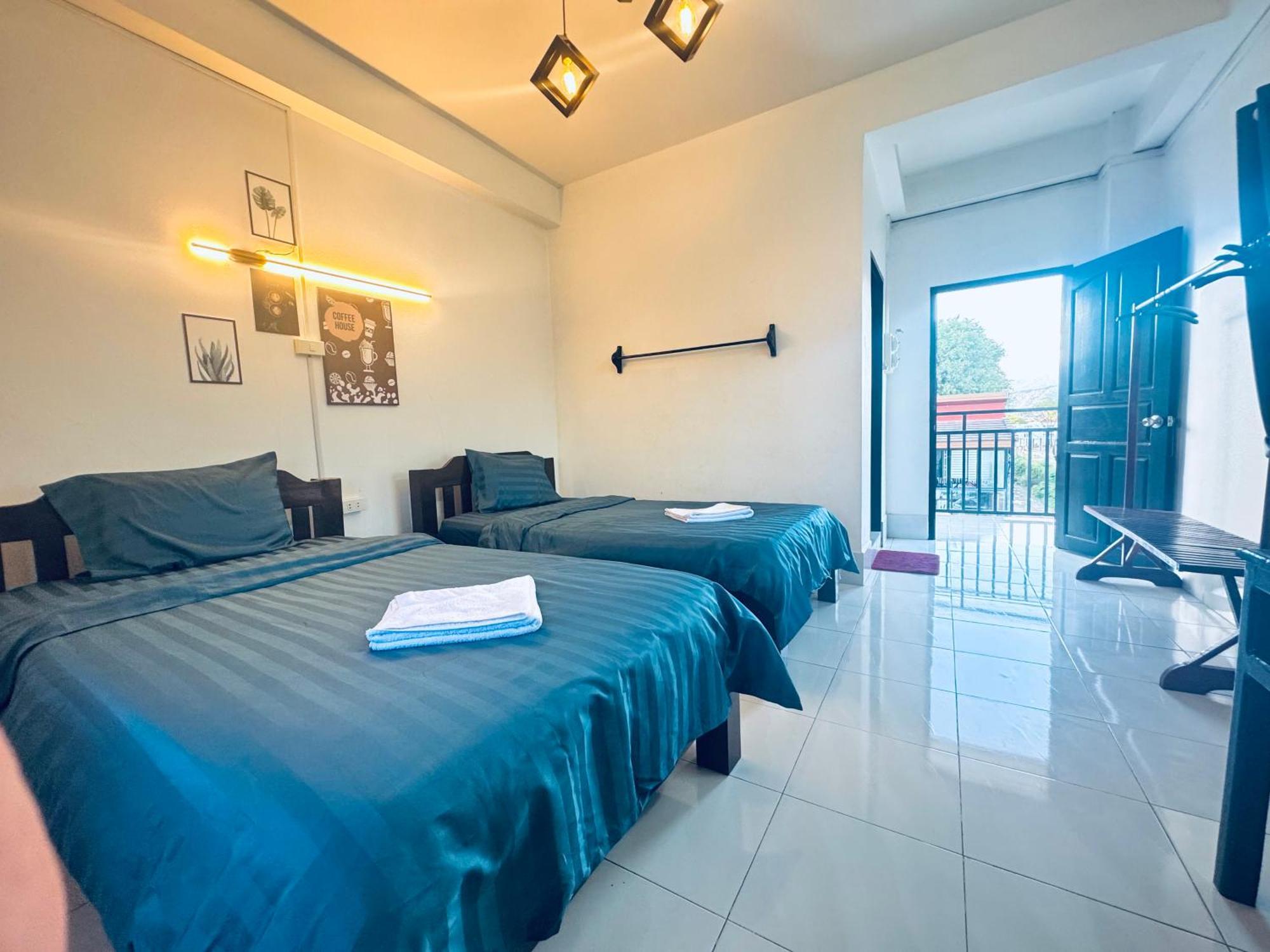 Vang Vieng Backpackers Hostel Экстерьер фото