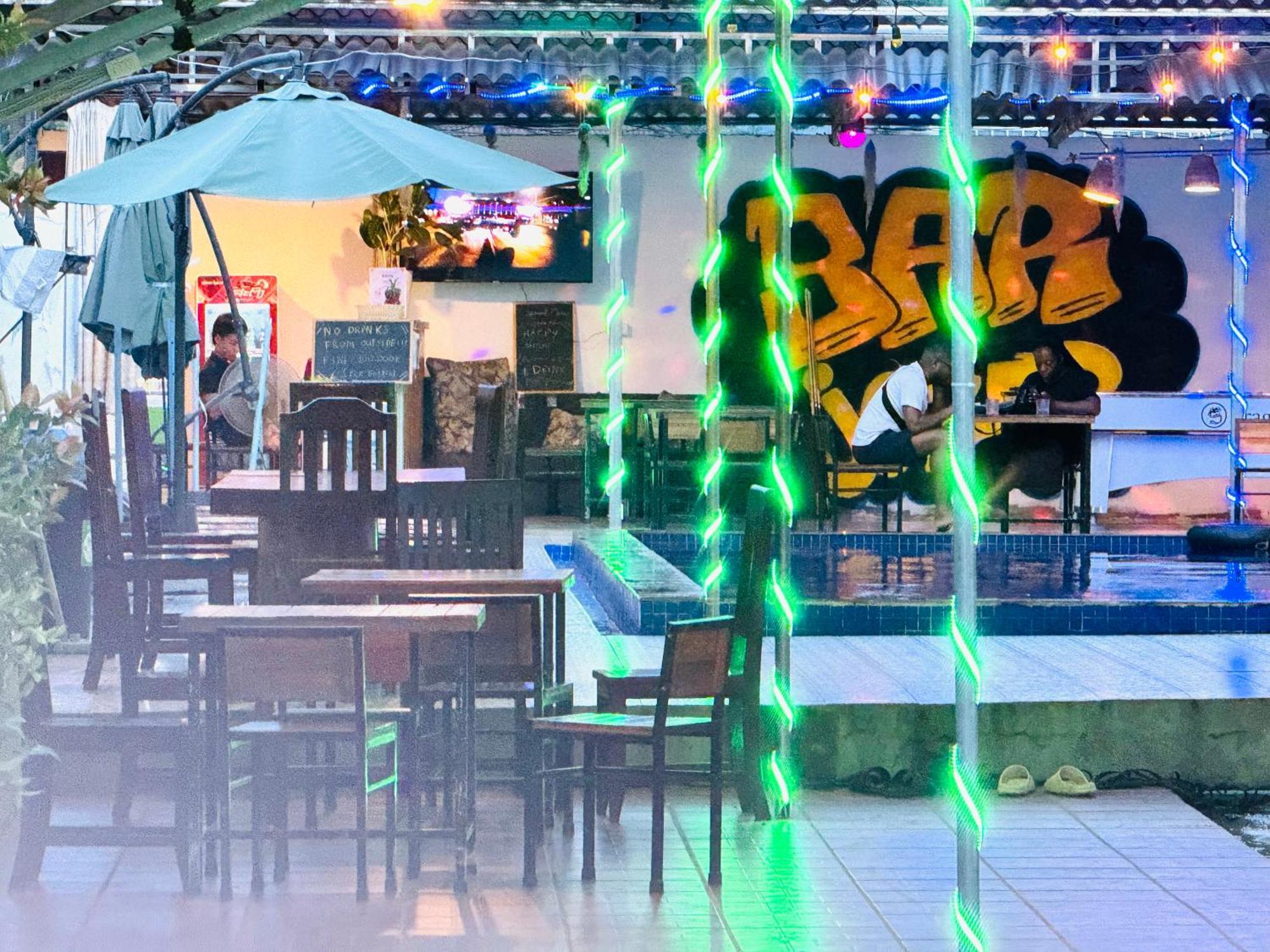 Vang Vieng Backpackers Hostel Экстерьер фото