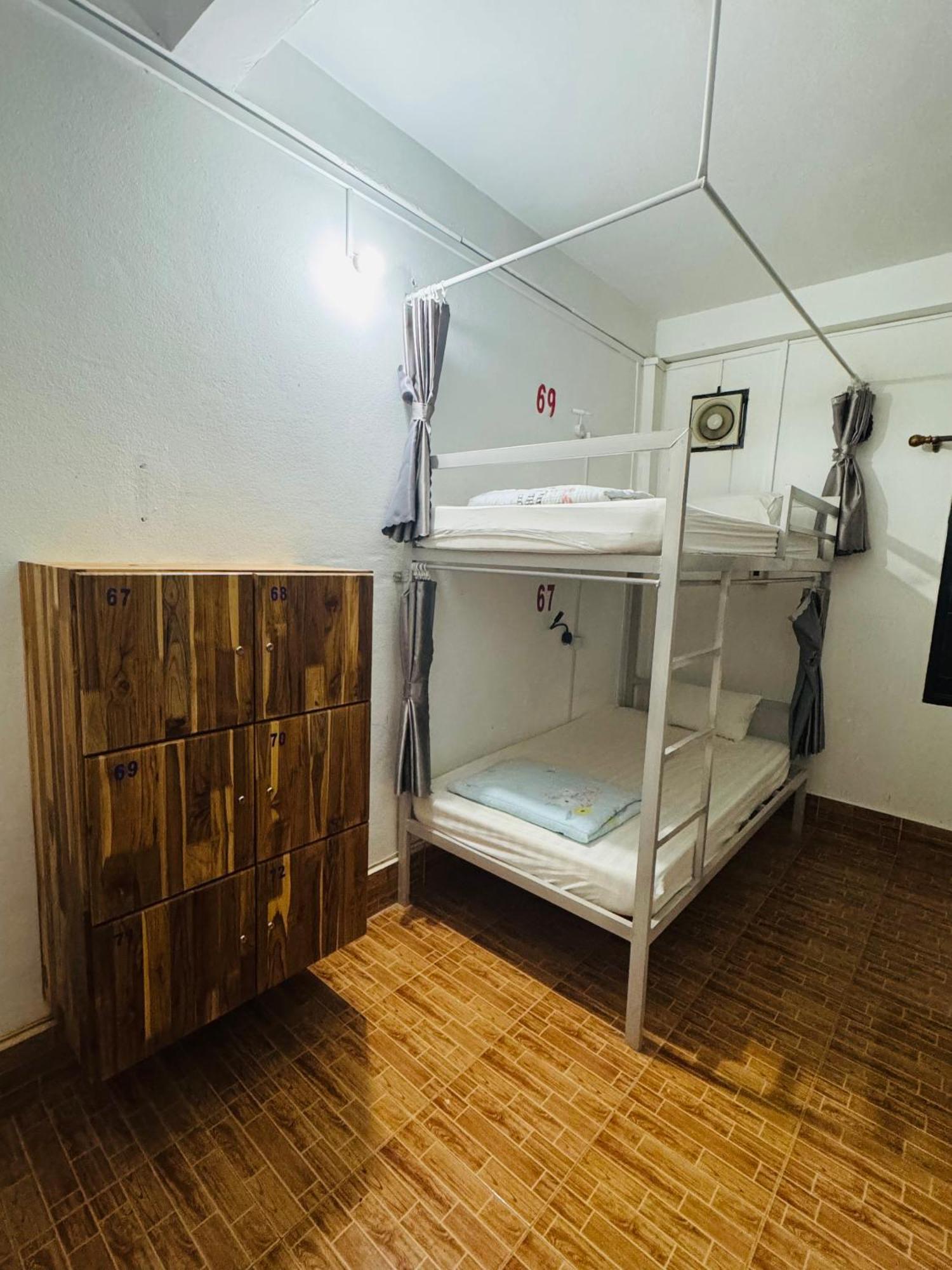Vang Vieng Backpackers Hostel Экстерьер фото