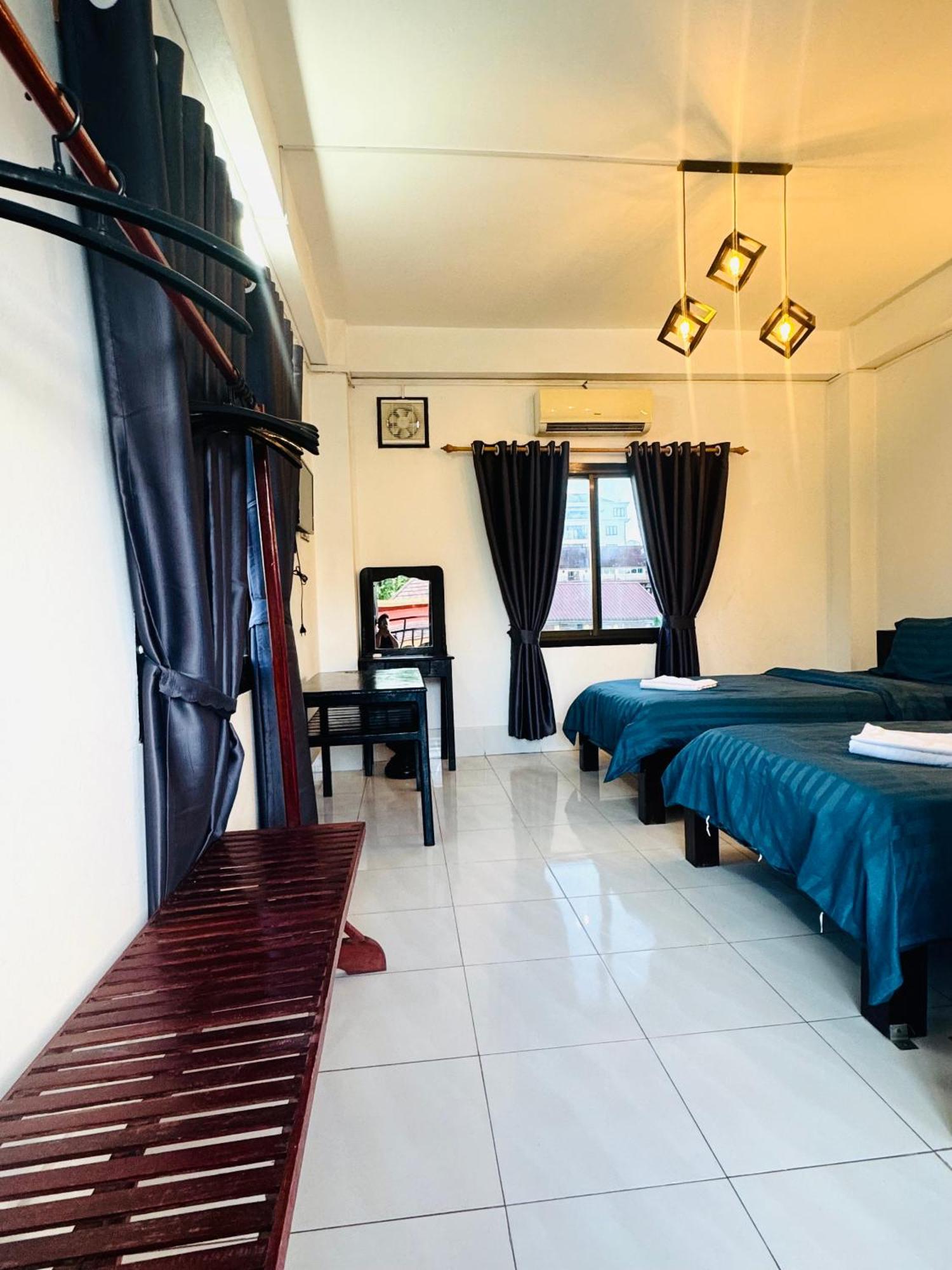 Vang Vieng Backpackers Hostel Экстерьер фото