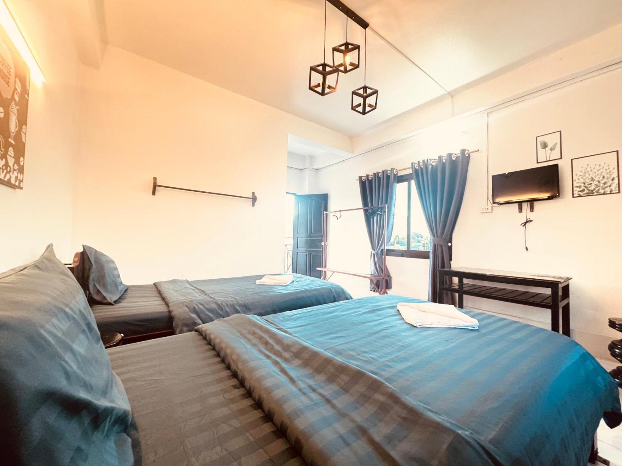 Vang Vieng Backpackers Hostel Экстерьер фото