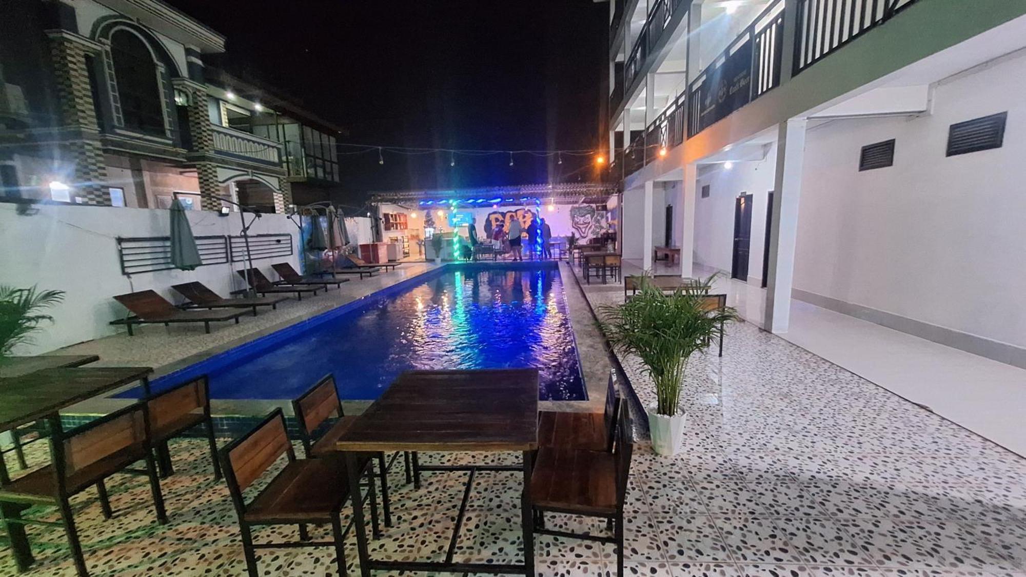 Vang Vieng Backpackers Hostel Экстерьер фото