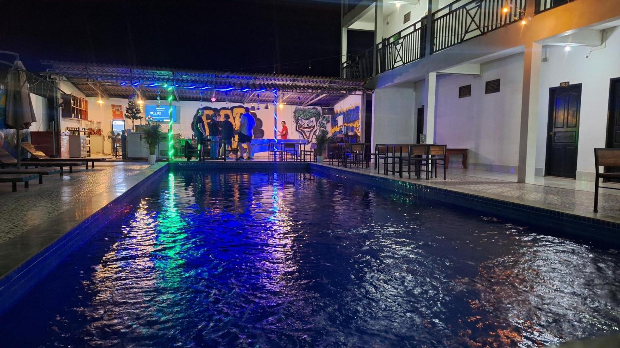 Vang Vieng Backpackers Hostel Экстерьер фото