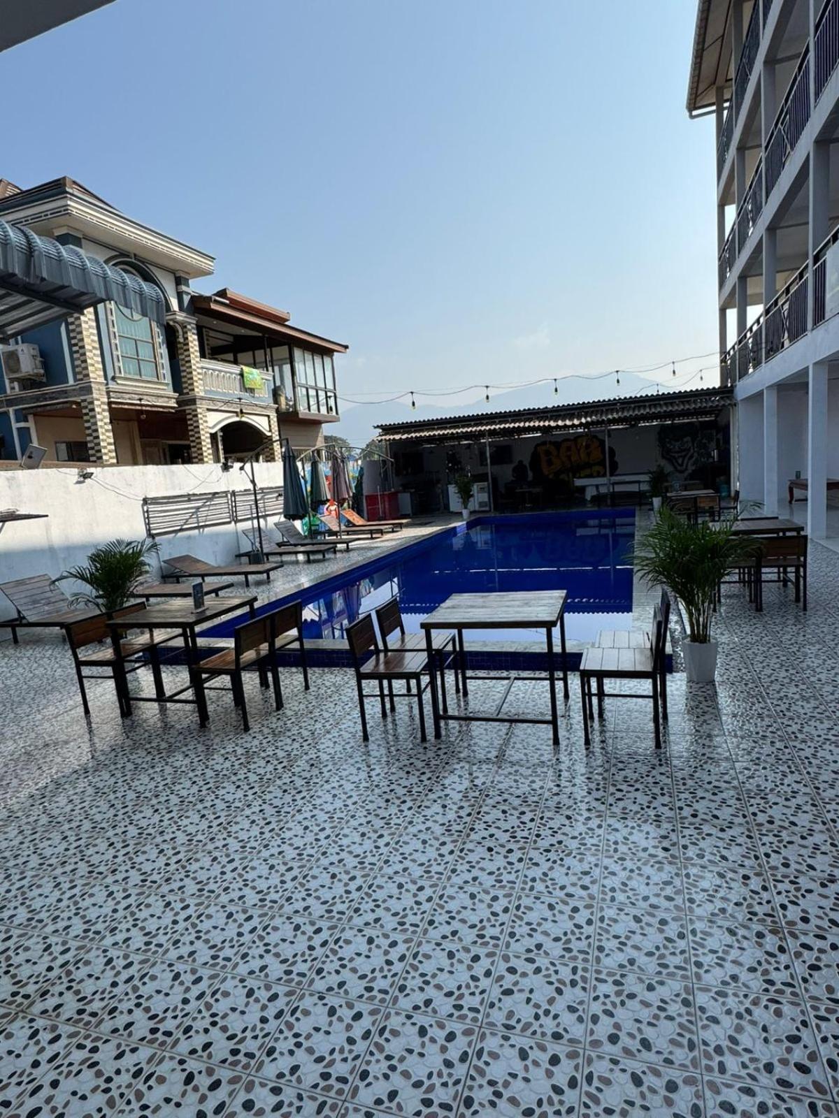 Vang Vieng Backpackers Hostel Экстерьер фото